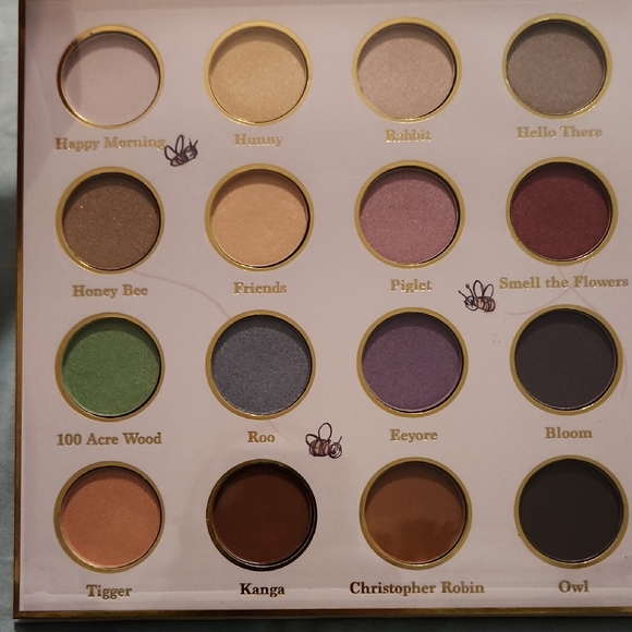 Disney Winnie the Pooh Multicolor Eyeshadow Palette - Picture 3 of 4